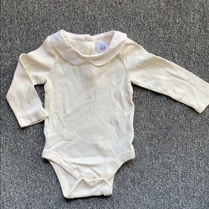 New ✨ Baby Gap Peter Pan Collar Bodysuit 12-18 mos